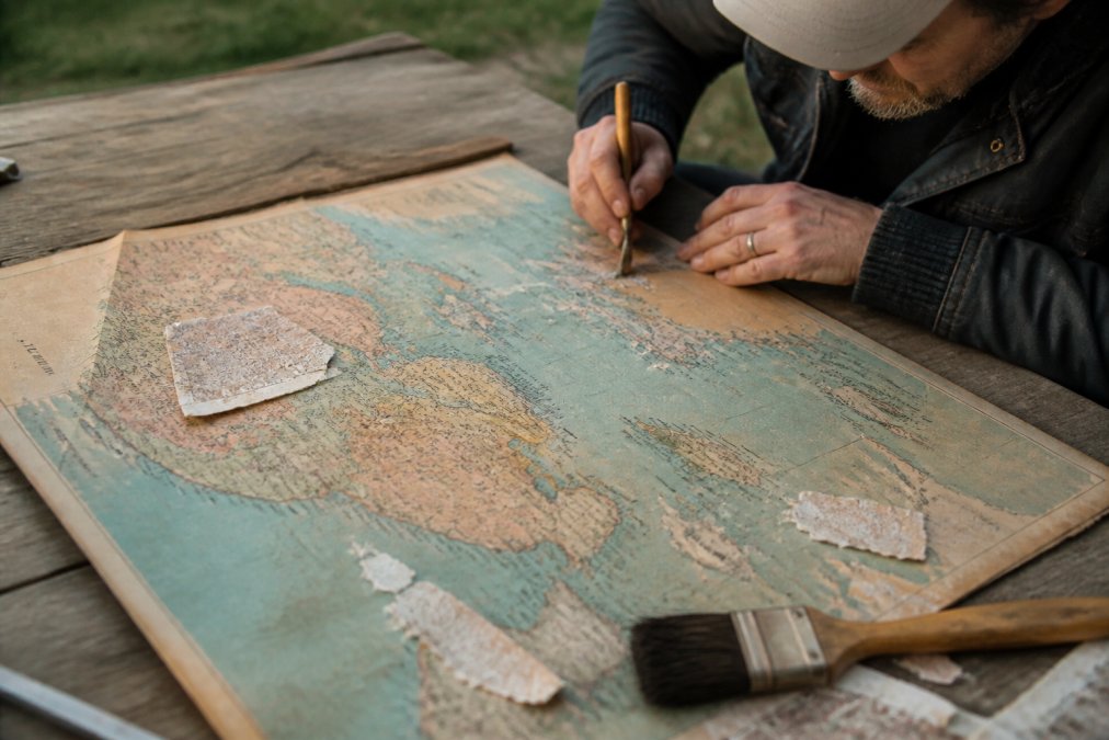 Identifying Erased Geographic History in Landmarks